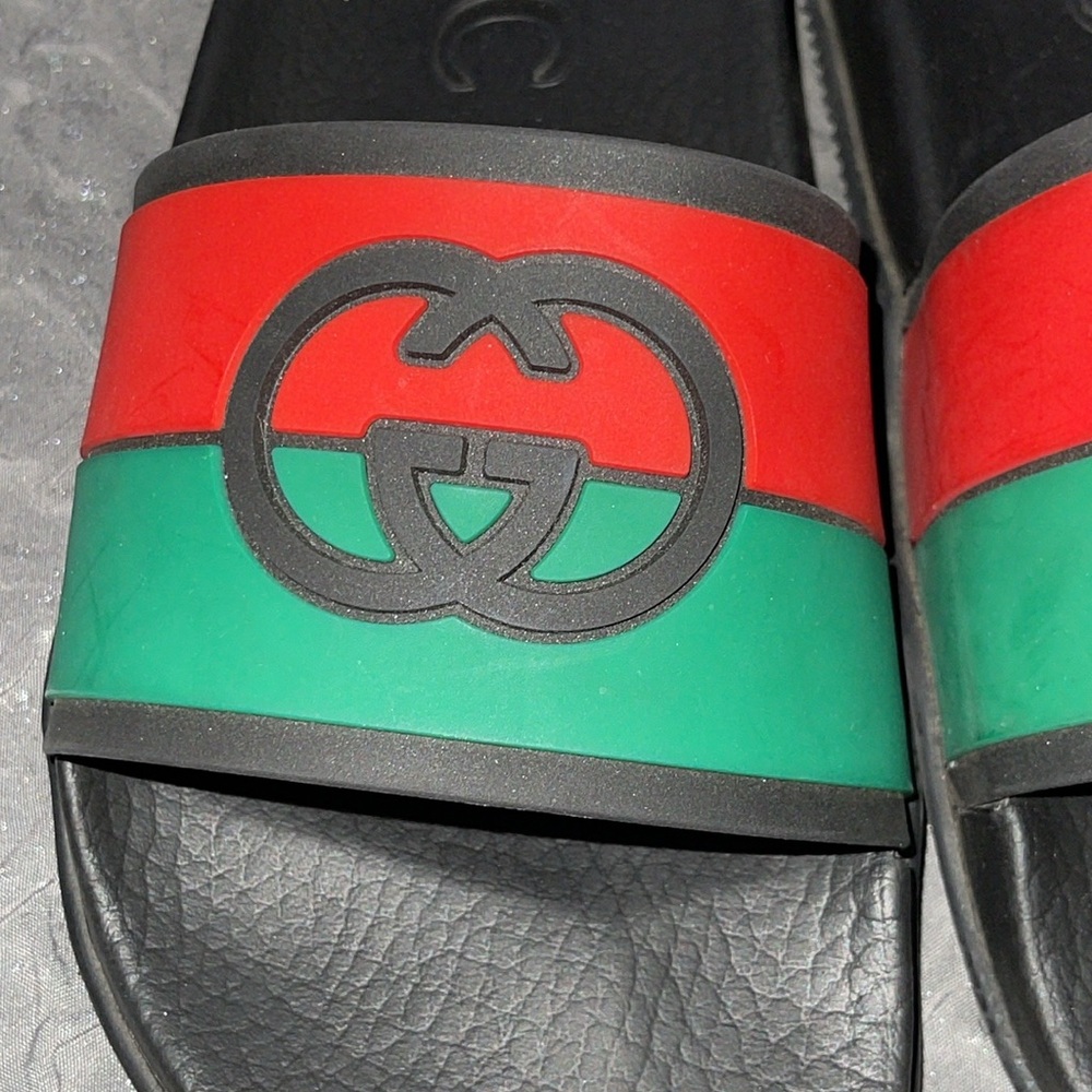 Preloved Gucci slides excellent condition color green n red size 5 men 8 woman - Picture 4 of 14